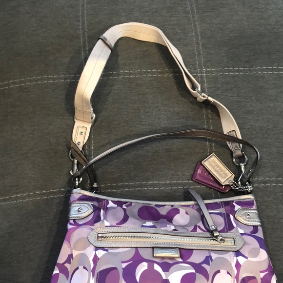 Coach Daisy Kaleidoscope Print Convertible Hobo - Picture 2 of 4
